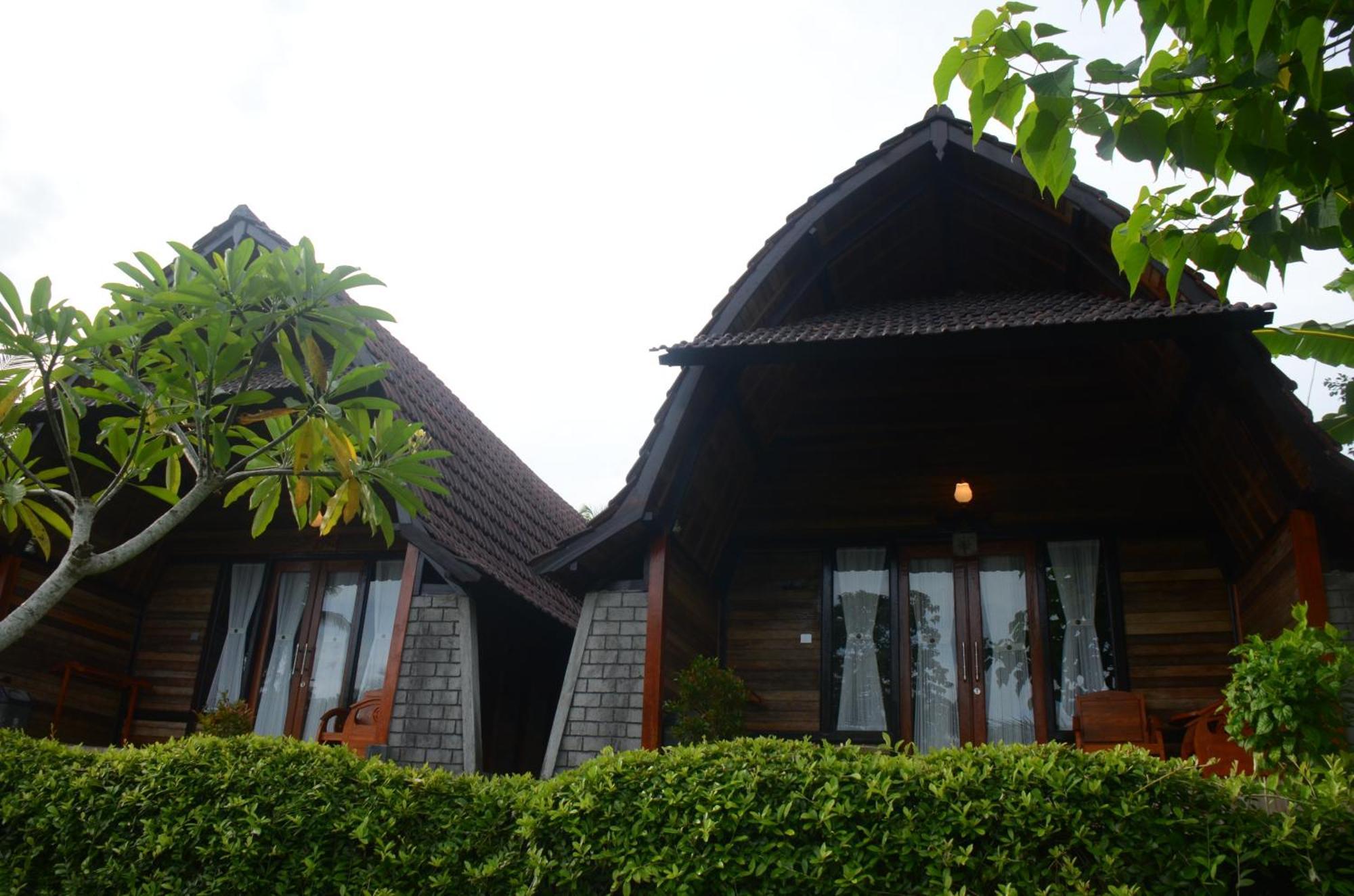 Mamaras Guest House Toyapakeh Exterior photo